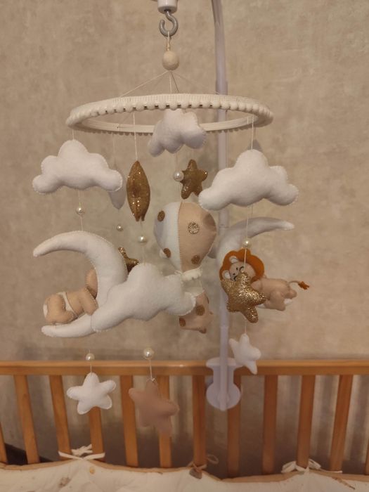 Мобіль на дитяче ліжечко