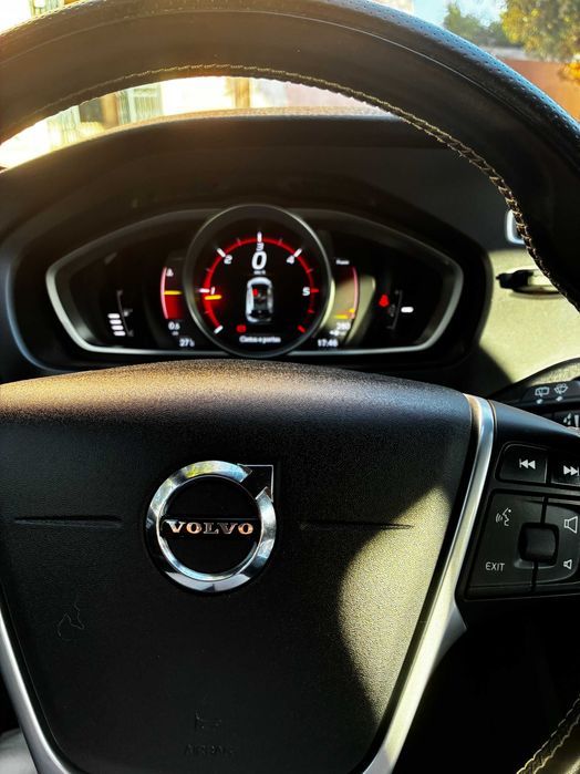 Volvo V40 R Design Full Extras — fotografia 5