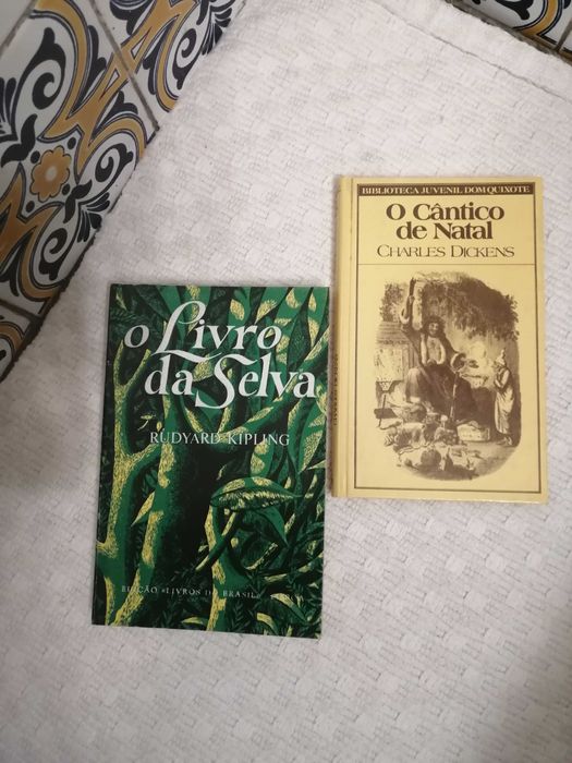 Livros infantis e juvenis com imagens