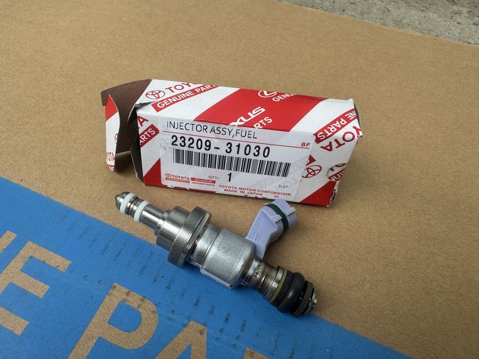 Форсунка топливная Lexus GS 2GRFSE 1URFSE 2URFSE 2325031030