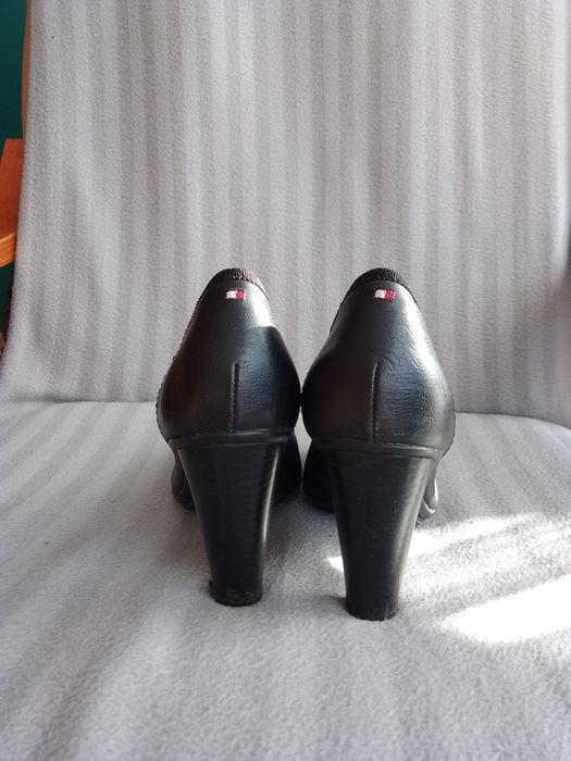 Buty na obcasie Tommy Hilfiger 38