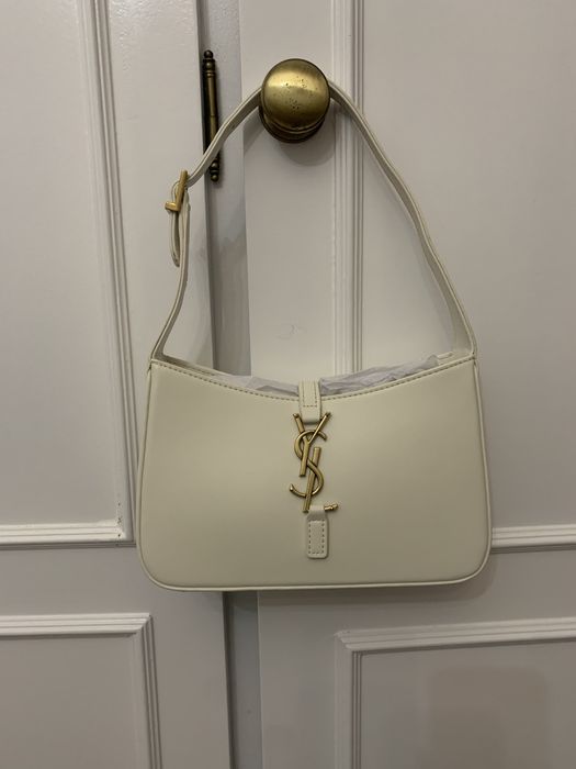 Mala branca ombro nova