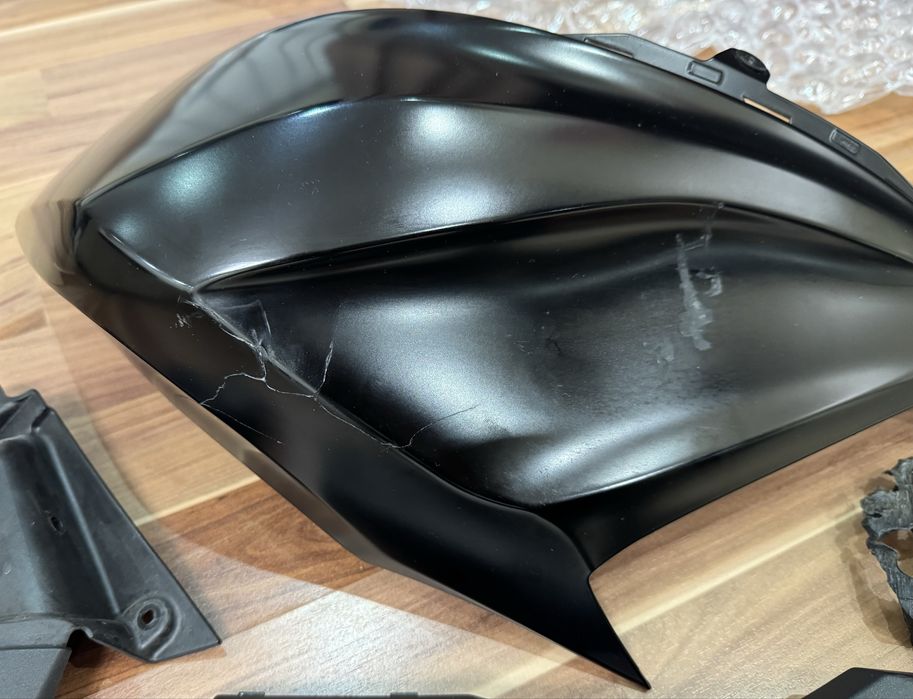 Пластик kawasaki z800 накладка бака и радиатора 51026-0054 14092