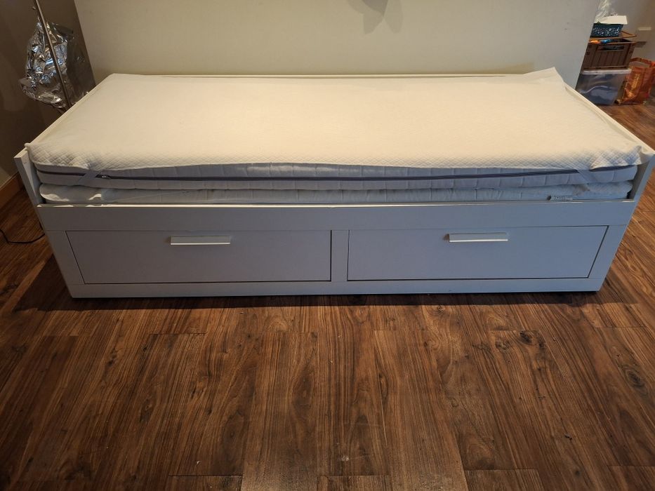 Cama Brimnes c/ colchões