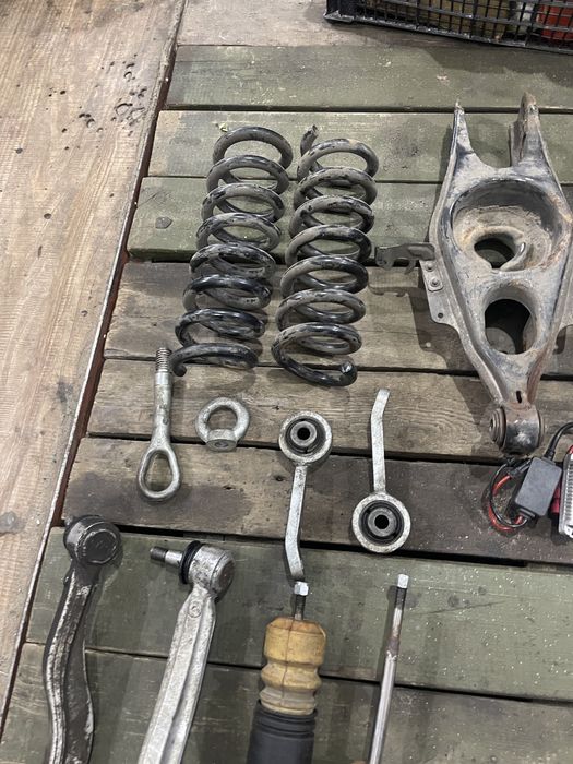 Продам запчастини на мерседес w211