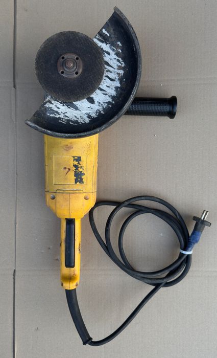 DEWALT – profesjonalna szlifierka kątowa 230 mm