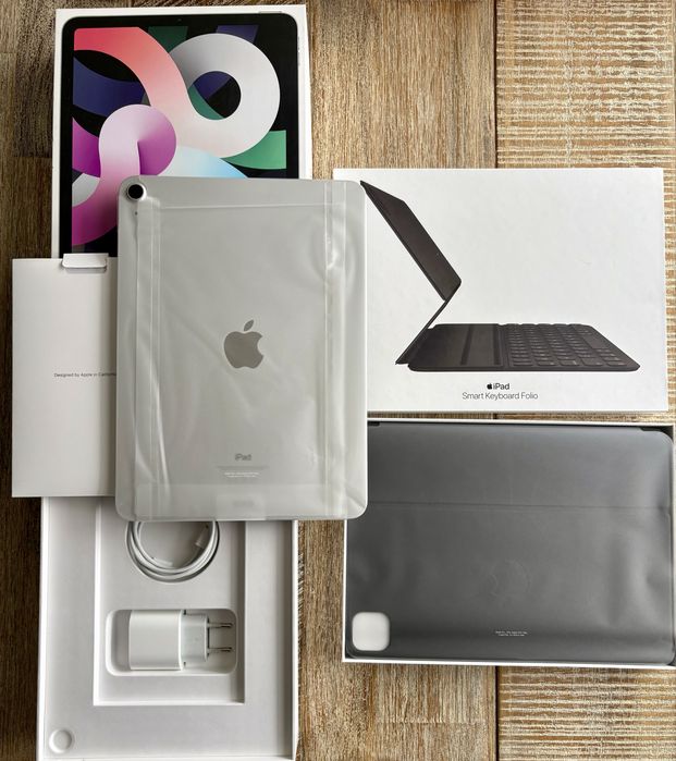 iPad Air 4. generacji 64 GB Wi-Fi + Smart Keyboard Folio (Apple)