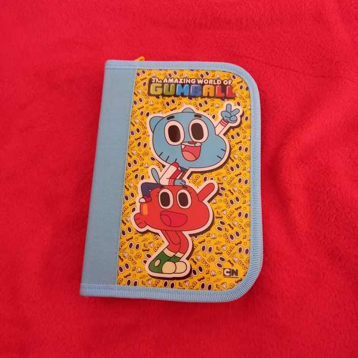 piórnik do szkoły GUMBALL