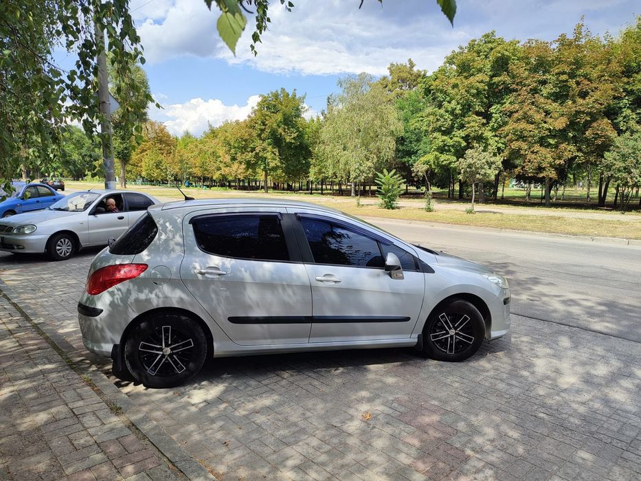 Пежо 308, 2010 год