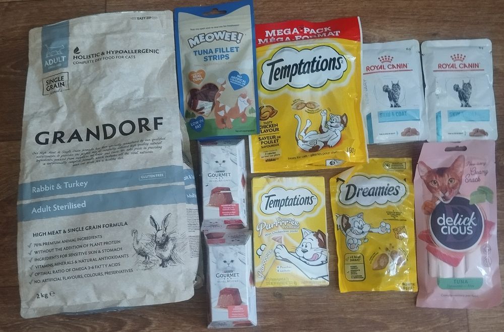 Продам набір корму для котів