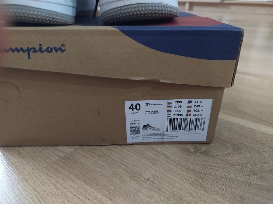 Buty champion 40.