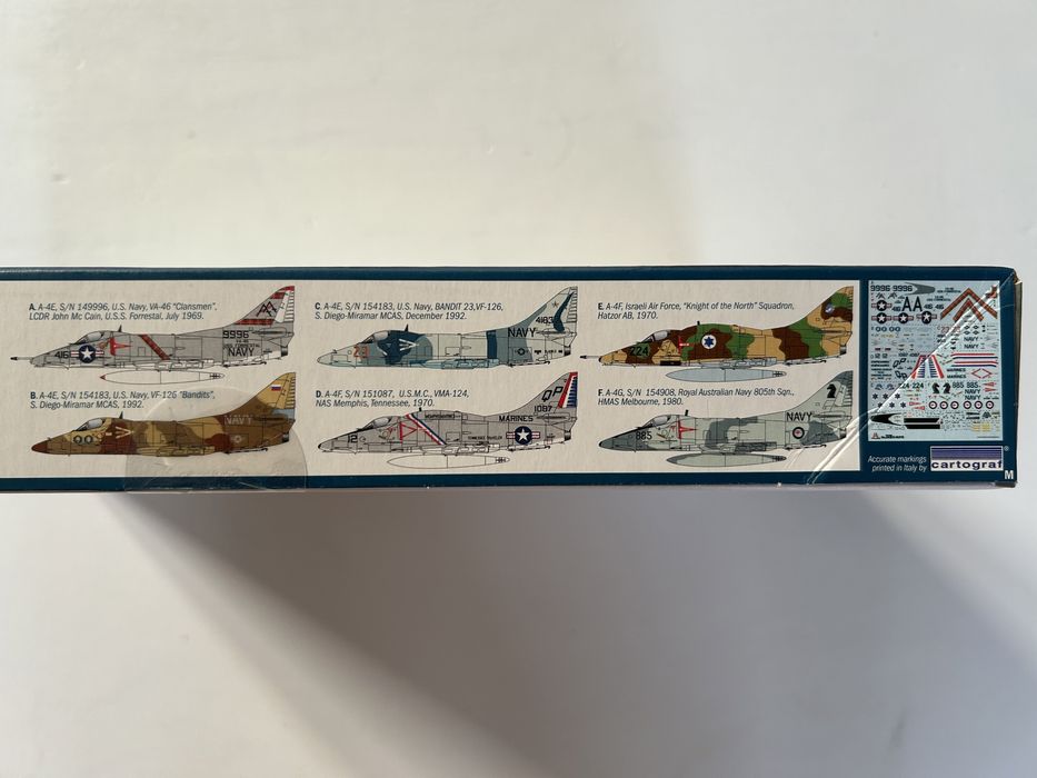 Samolot A-4 E/F/G Skyhawk model do sklejenia Italeri 2826