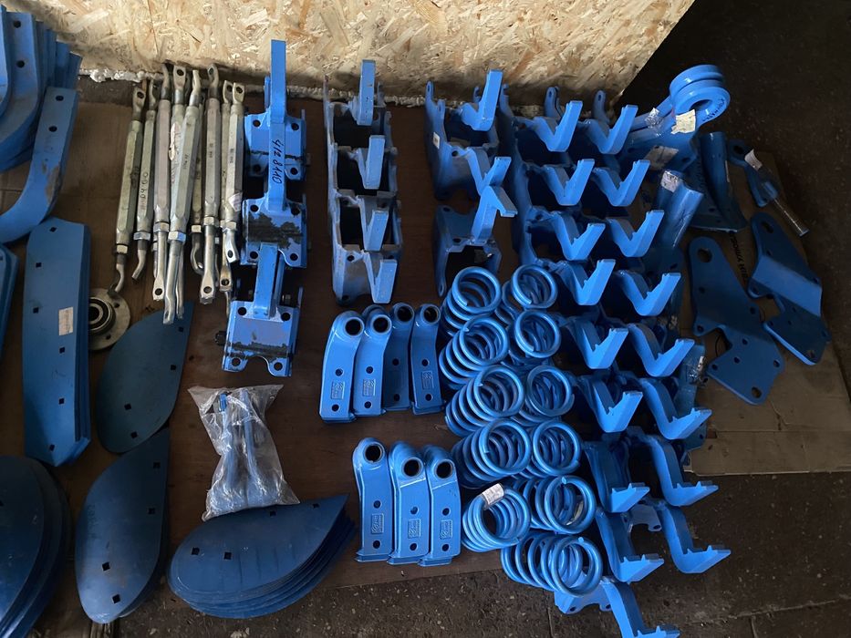 Продам запчастини до плуга Lemken