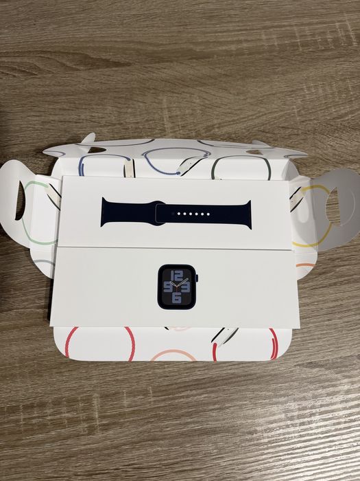 Часы Apple Watch SE 2 44 mm Midnight почти новые !