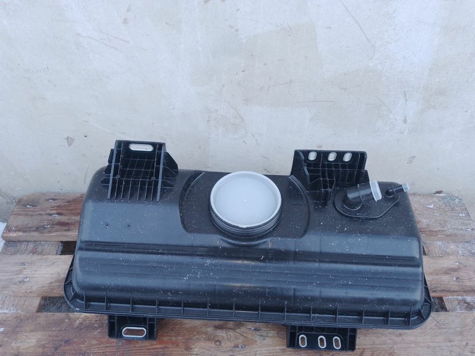 Бак адблю Iveco Daily 3.0