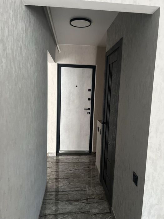 Продаж 1 кімнатної Кр ринок на 2 поверсі