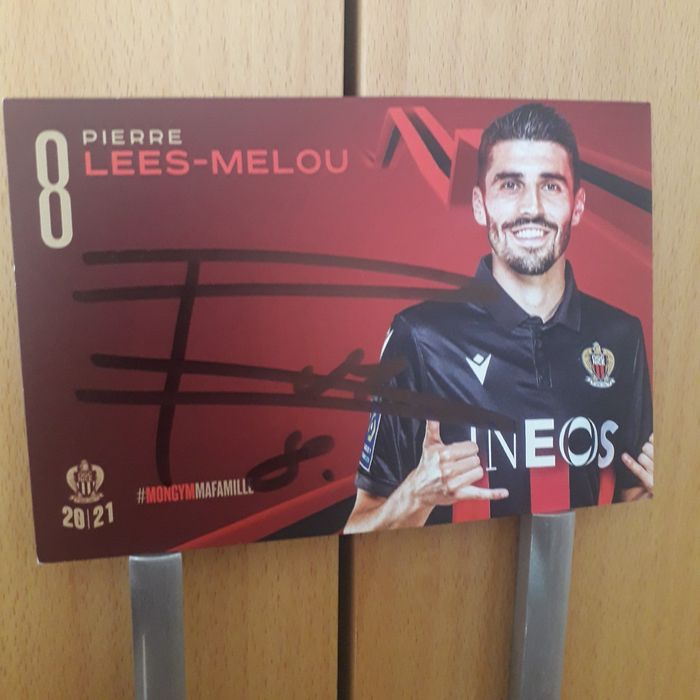 Autógrafos Reais de Jogadores do Nice (Dolberg, Ndoye, Lees-Melou)