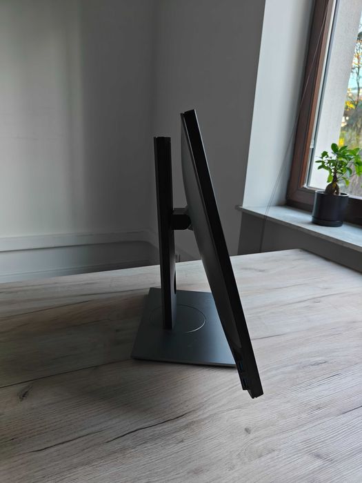 Monitor Dell U2717D