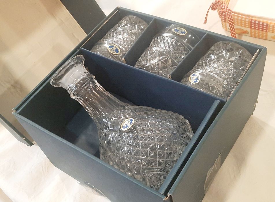 Garrafa e 6 copos cristal