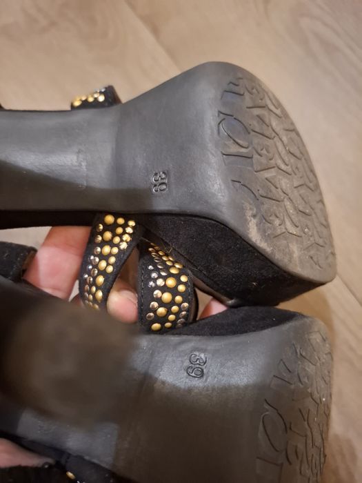 Sprzedam Buty na obcasie