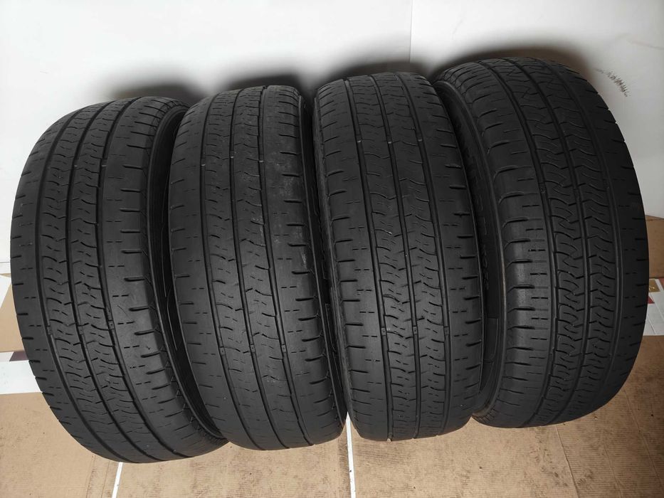 R17 215 65 шини літні Kumho PorTran Корея на джип або бус