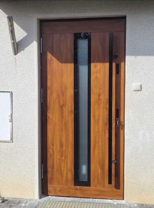 Drzwi wejściowe ocieplone do mieszkań i bloku z montażem