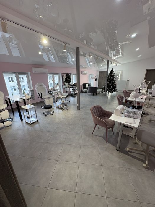 Продам готовый салон маникюра