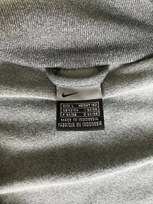 Blusão Nike  desportivo