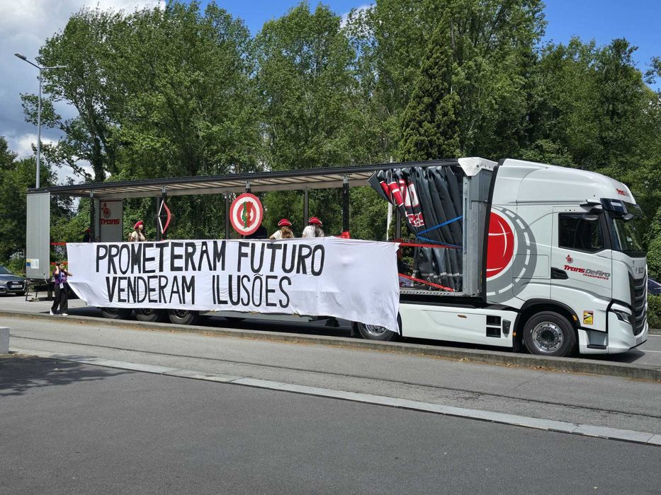 Camião Exclusivo para Queima das Fitas