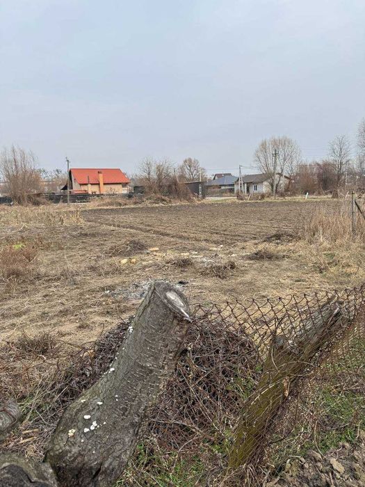 Продається земля 25соток з будиночком, с. Тарасівка, Київська обл.