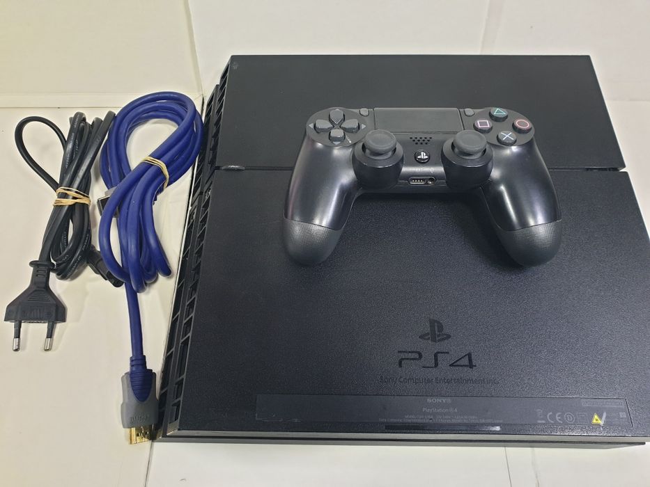Sony PlayStation 4 (model CUH-1216A)