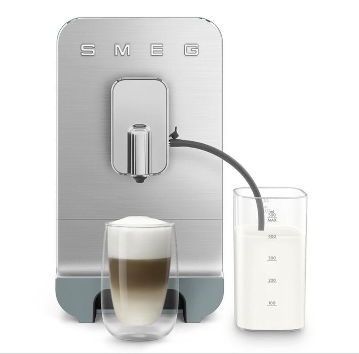 Автоматична кавомашина Smeg BCC13EGMEU