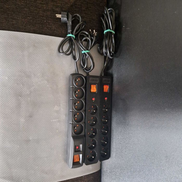 przedłużacz listwa pod biurko