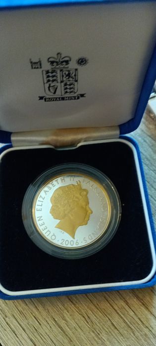 Продам серебряную монету