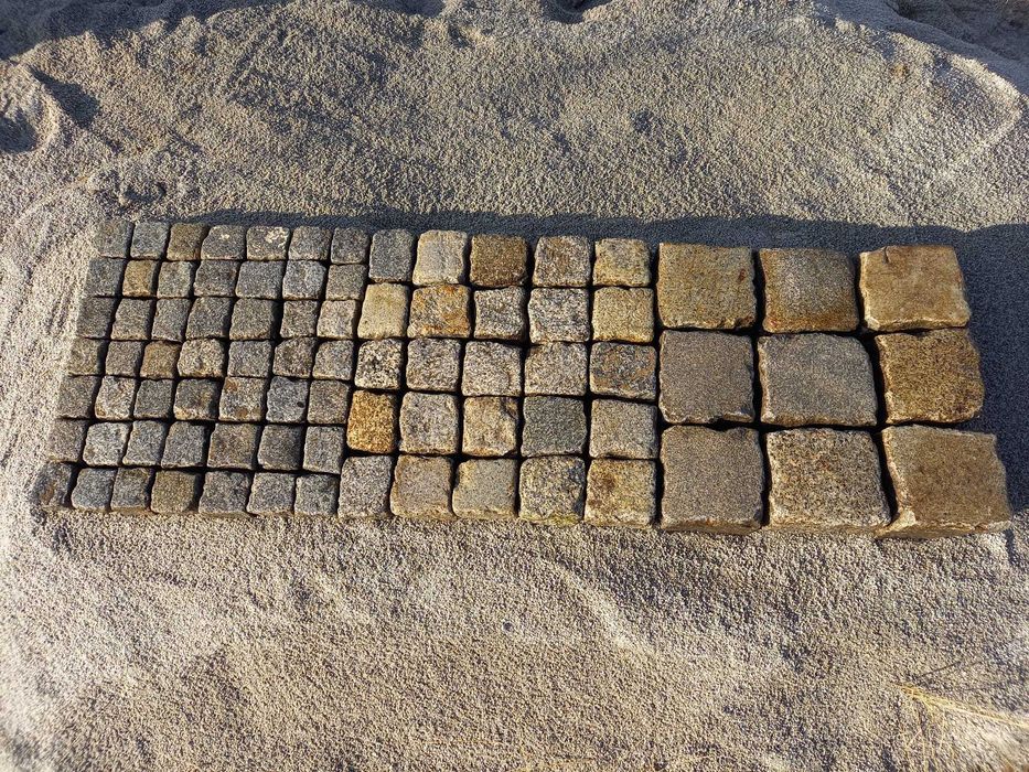 Kostka brukowa granitowa rozbiórkowa z licem 15/17