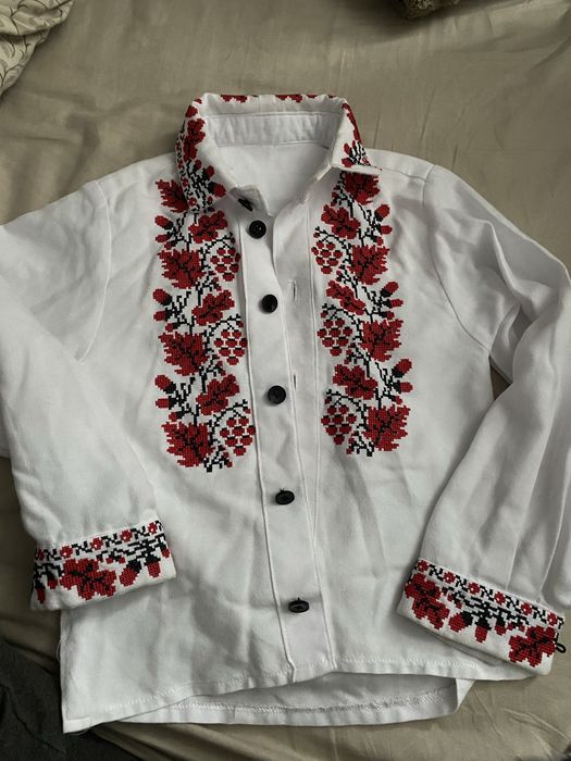 Продам вишиванку в дуже хорошому стані