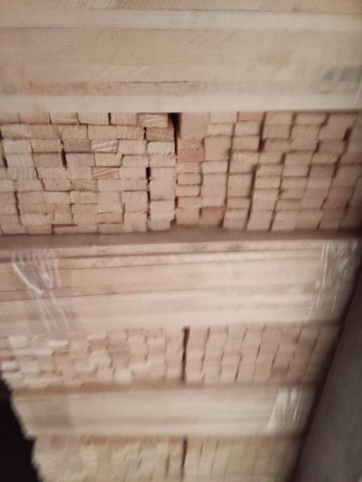 Рамки для бджіл у розібраному стані.