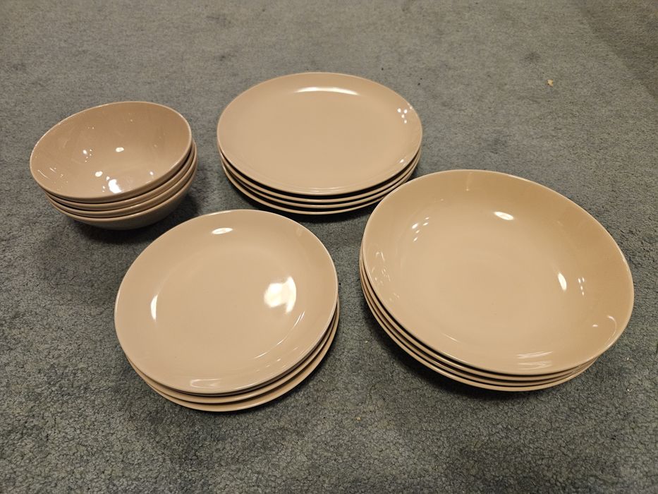 Odbiór osobisty Serwis zestaw IKEA Fargklar beż połysk 16 szt.
