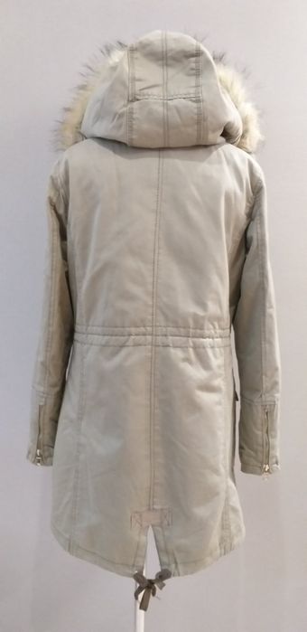 Курточка женская Bershka.