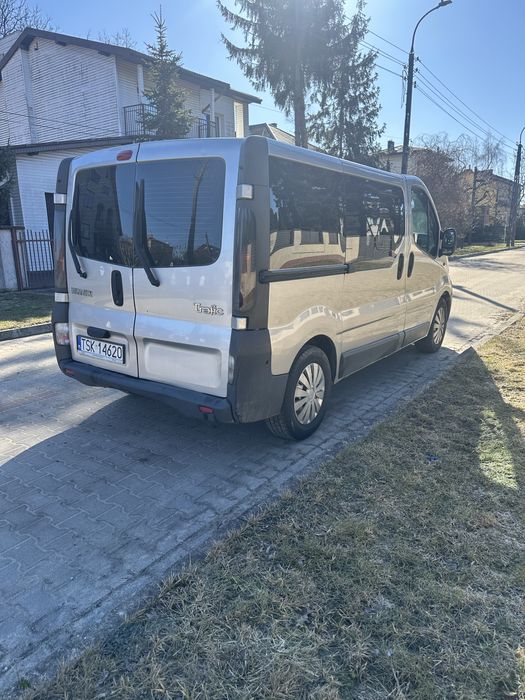 Renault Trafic 1.9 DCI 9 osobowy 2004r. NAVI