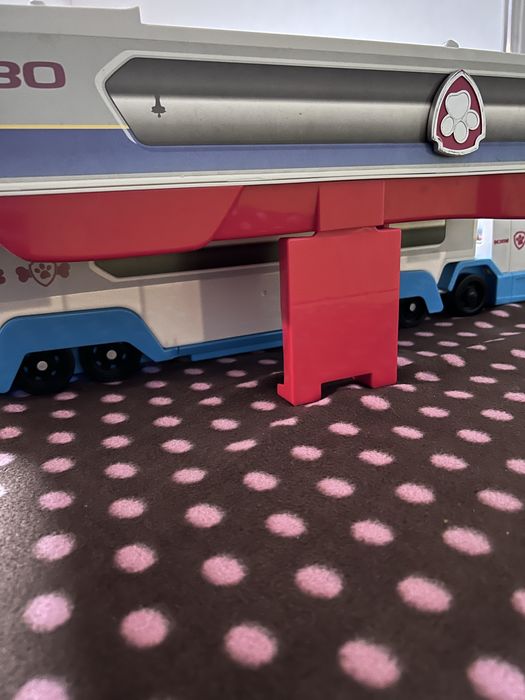 Camião  e Torre de Controlo Patrulha Pata com figurinas