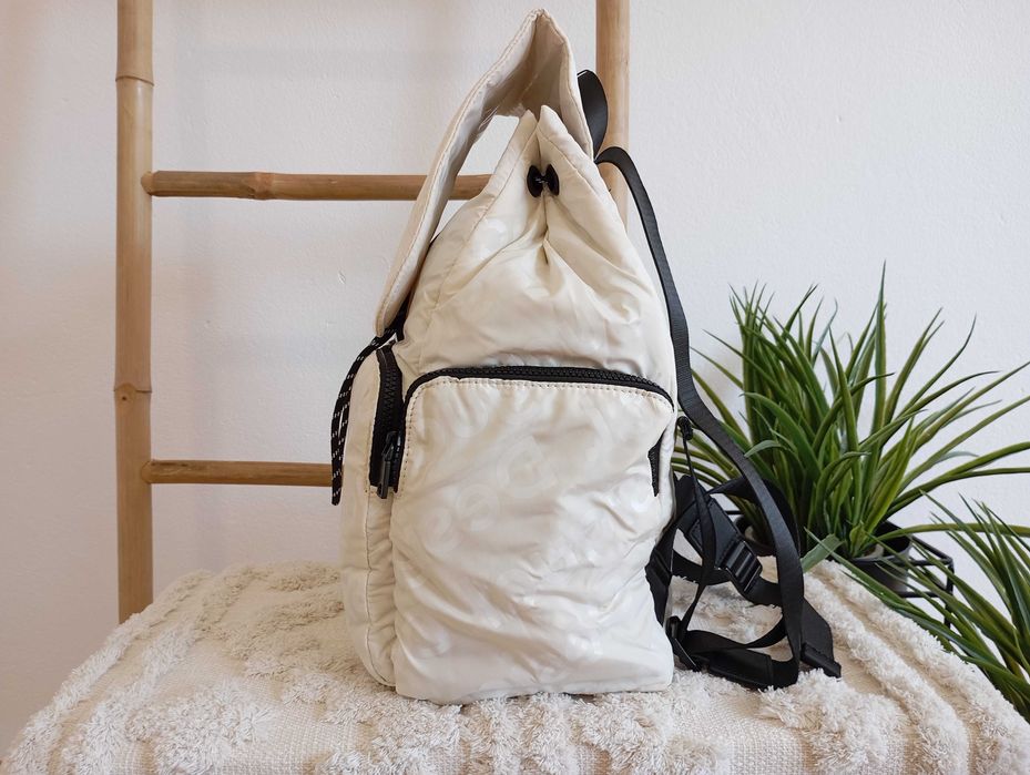 Mochila Desigual bege/branca