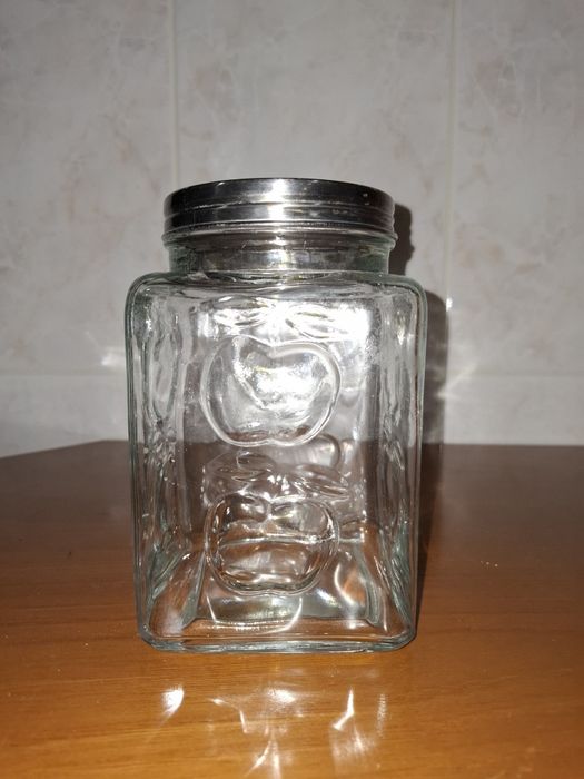 Frasco de vidro com tampa de alumínio