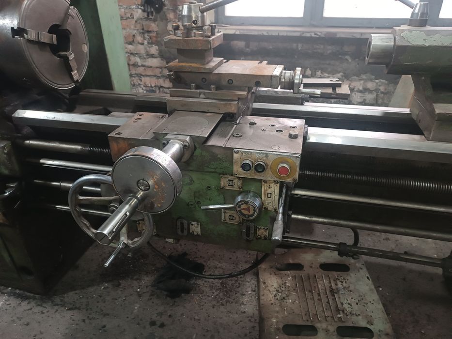 токарний станок SN 402