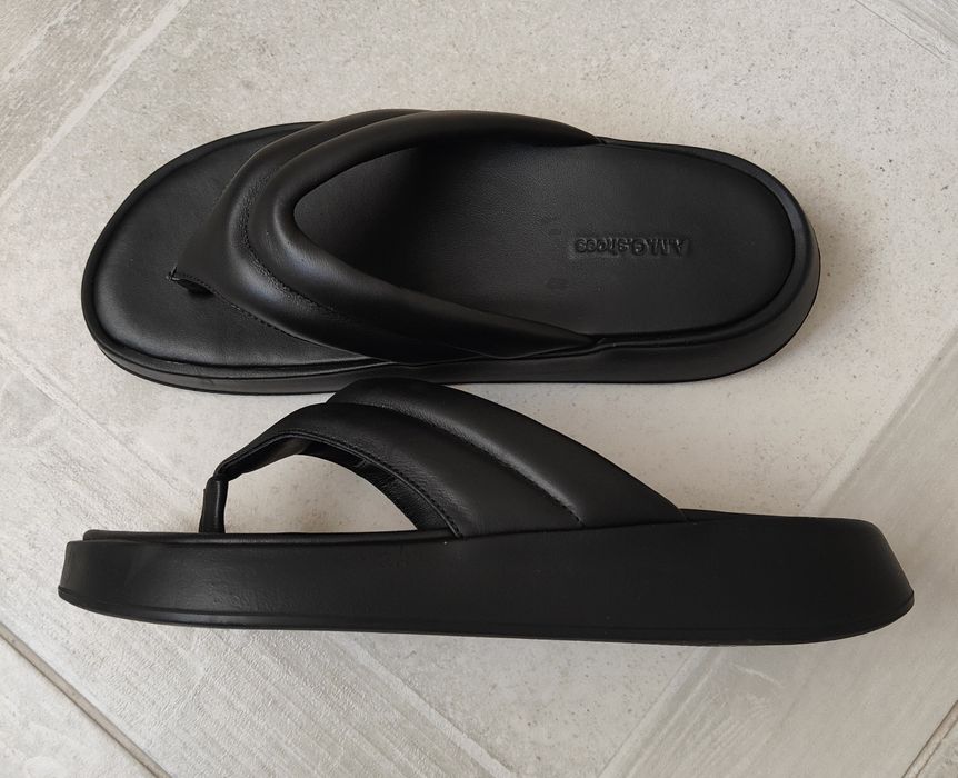 Легкі, шкіряні в'єтнамки