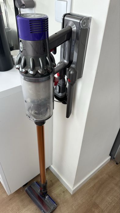 Dyson V10 Completo