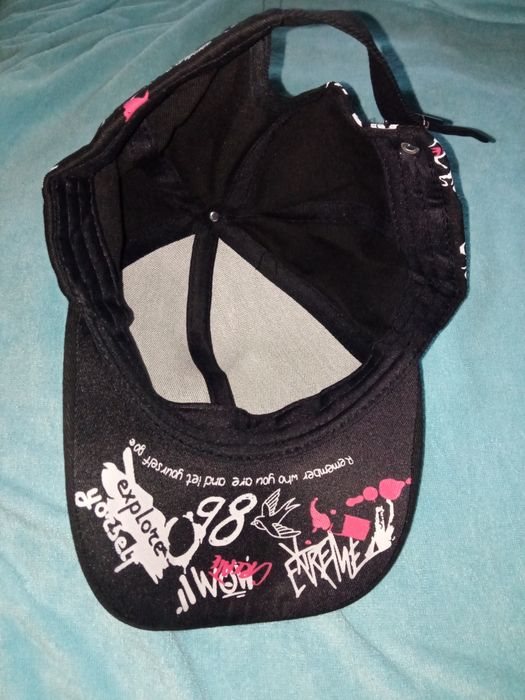 Kolorowa czapka z daszkiem