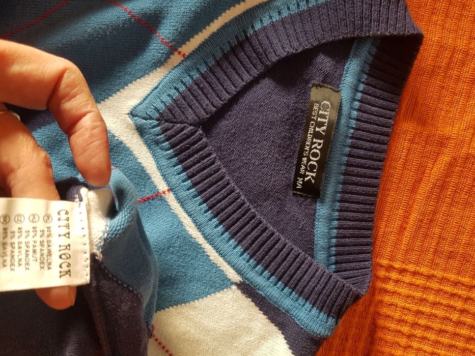 Elegancki sweterek dla nastolatka