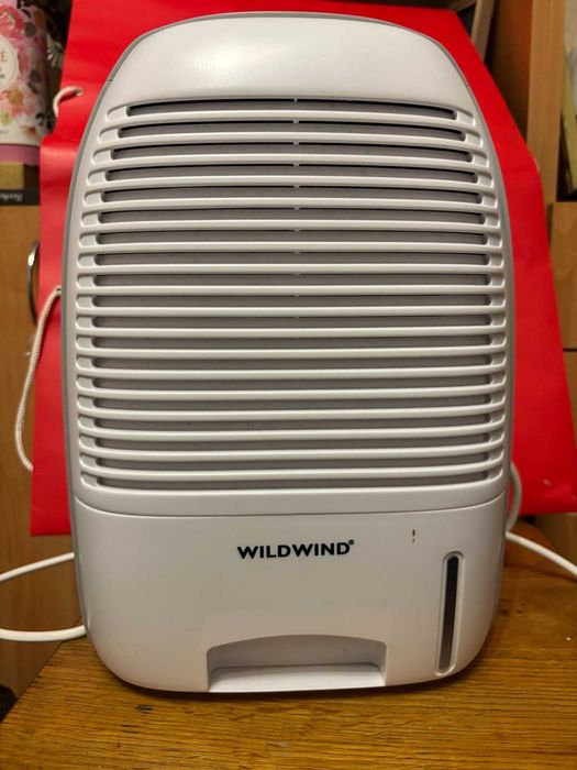 Осушувач повітря Wild Wind WDH-0502
