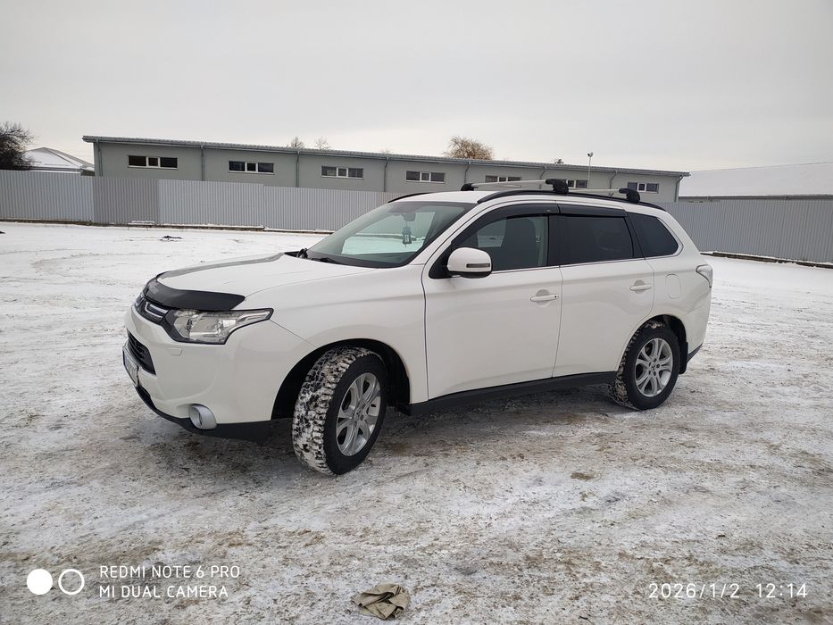 Продам мідсубісі аудлендер 3